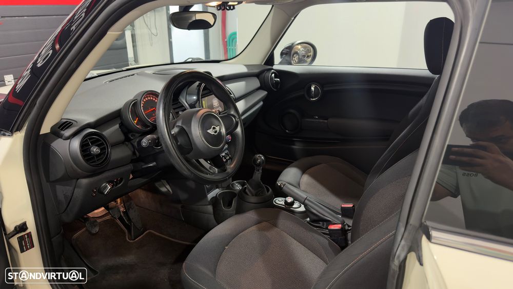 MINI 3 Portas One - 11