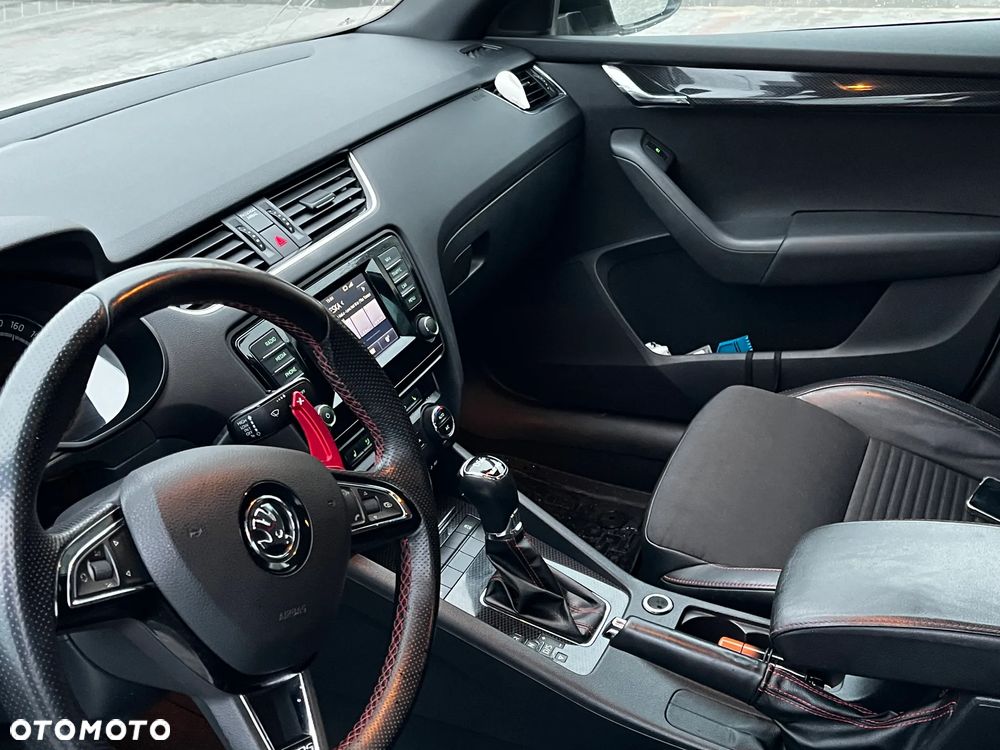 Skoda Octavia 2.0 TSI RS DSG - 17