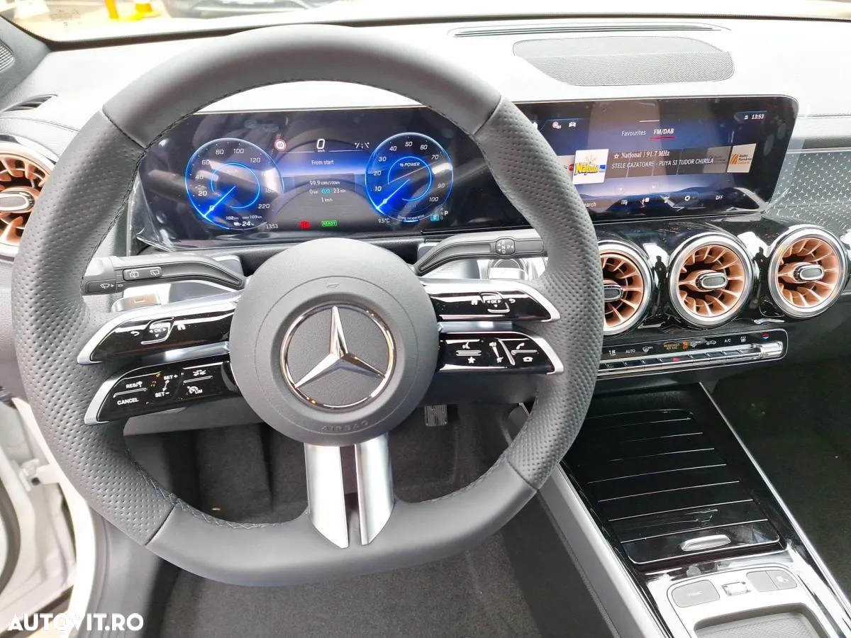 Mercedes-Benz EQB 300 4MATIC - 12