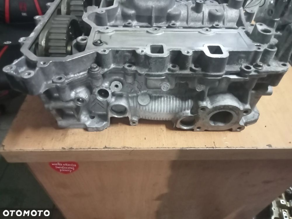głowica citroen peugeot 1.2 thp 9808067110 po regeneracji - 3