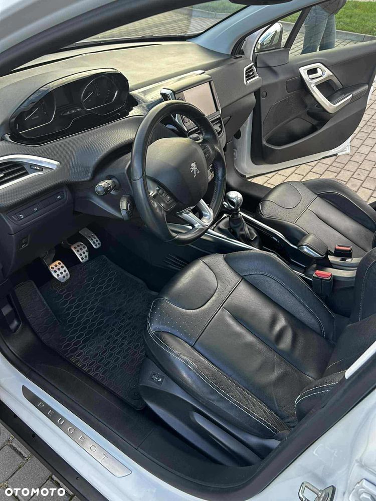 Peugeot 2008 1.6 e-HDi Allure S&S - 17
