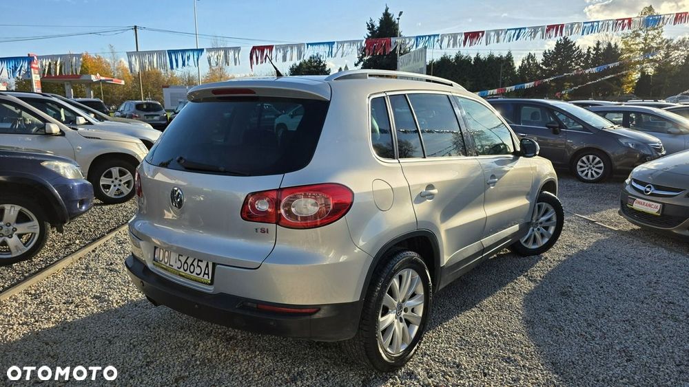 Volkswagen Tiguan - 12