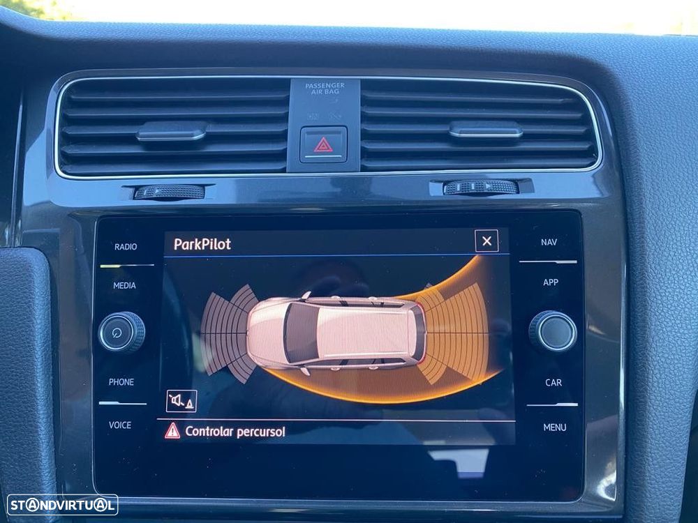 VW Golf Variant 1.6 TDi Confortline - 29