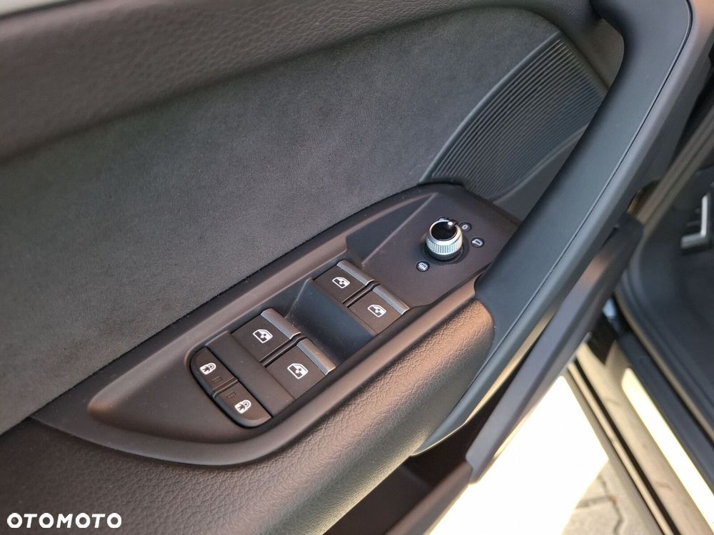 Audi Q5 Sportback - 32