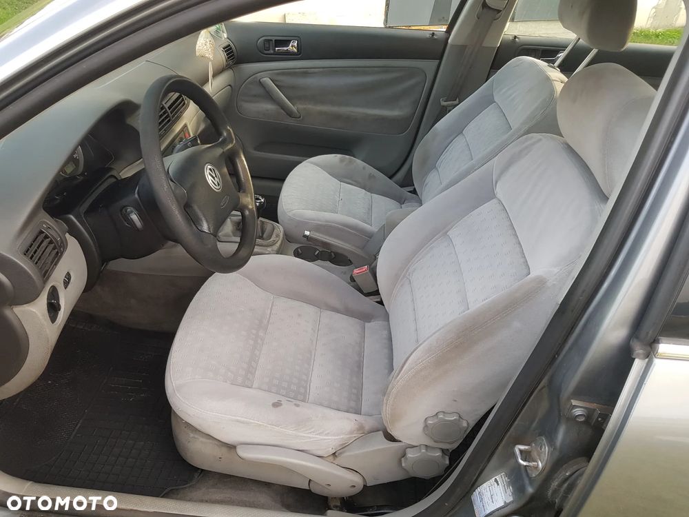 Volkswagen Passat - 12