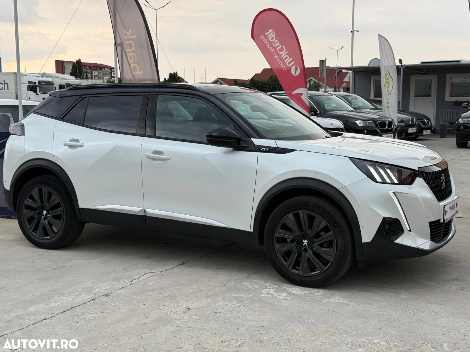 Peugeot 2008 PureTech 155 EAT8 GT Pack - 33