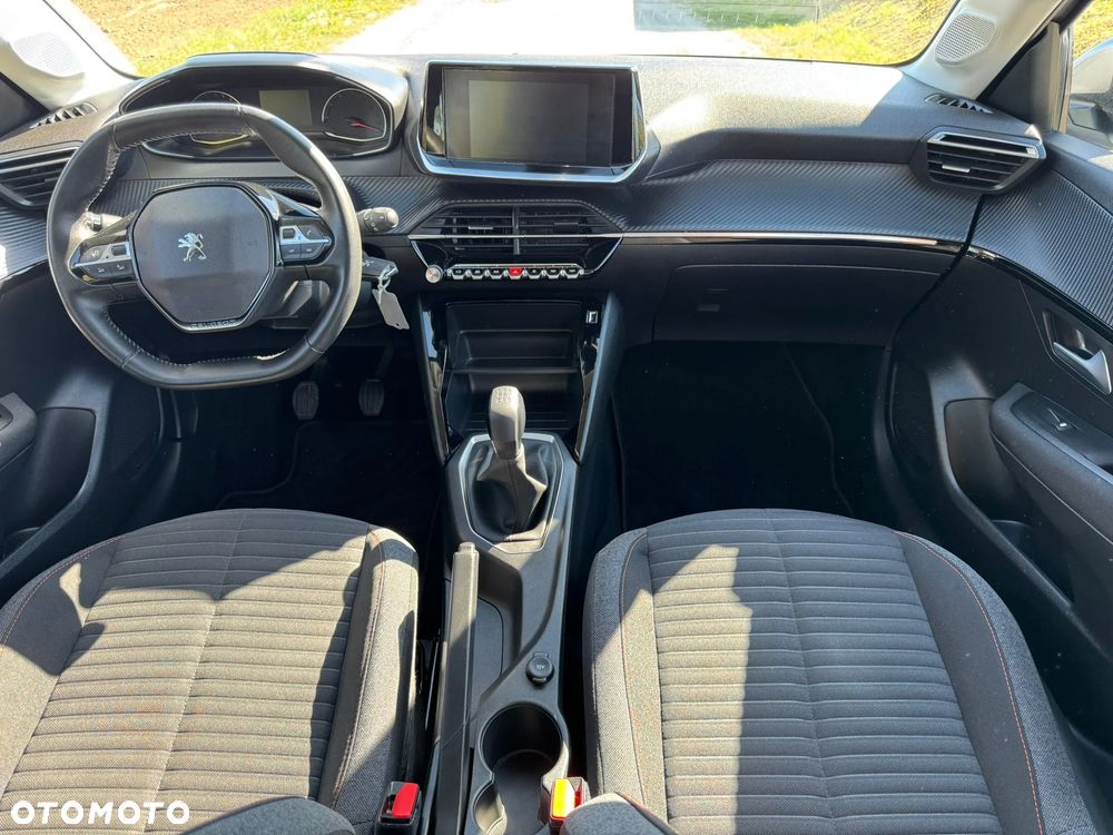 Peugeot 208 - 9