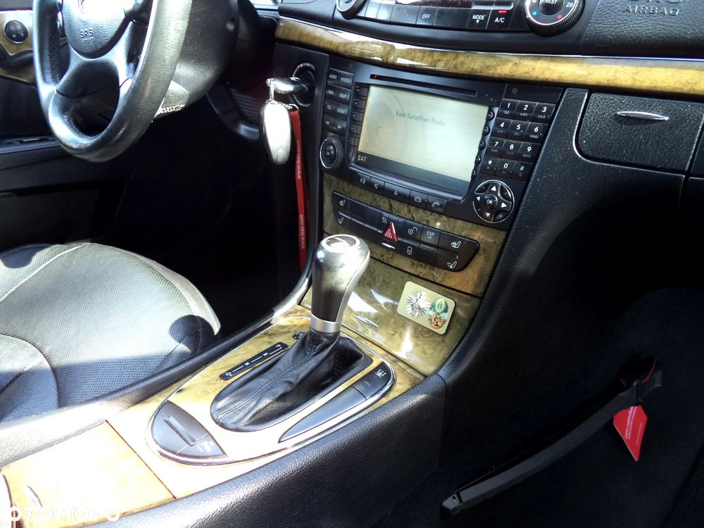Mercedes-Benz Klasa E 280 CDI 4-Matic T Avantgarde - 22