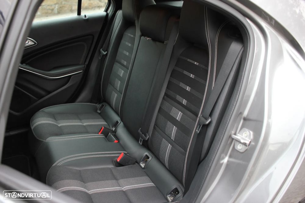 Mercedes-Benz A 180 d Fleet Pack Urban - 27