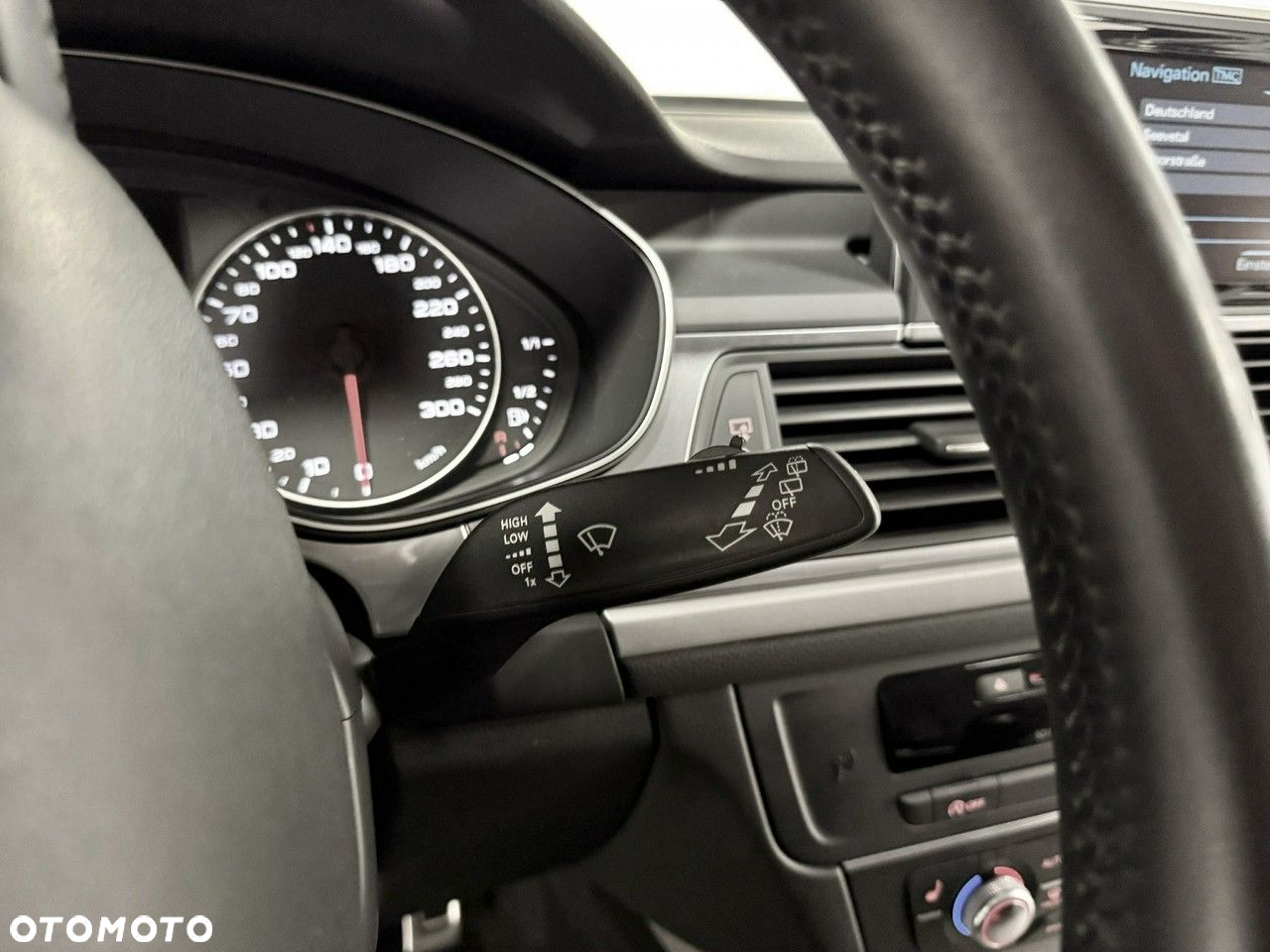 Audi A6 Avant 2.0 TDI Ultra S tronic - 32
