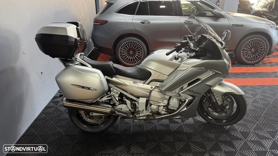 Yamaha FJR Ultimate Edition - 9