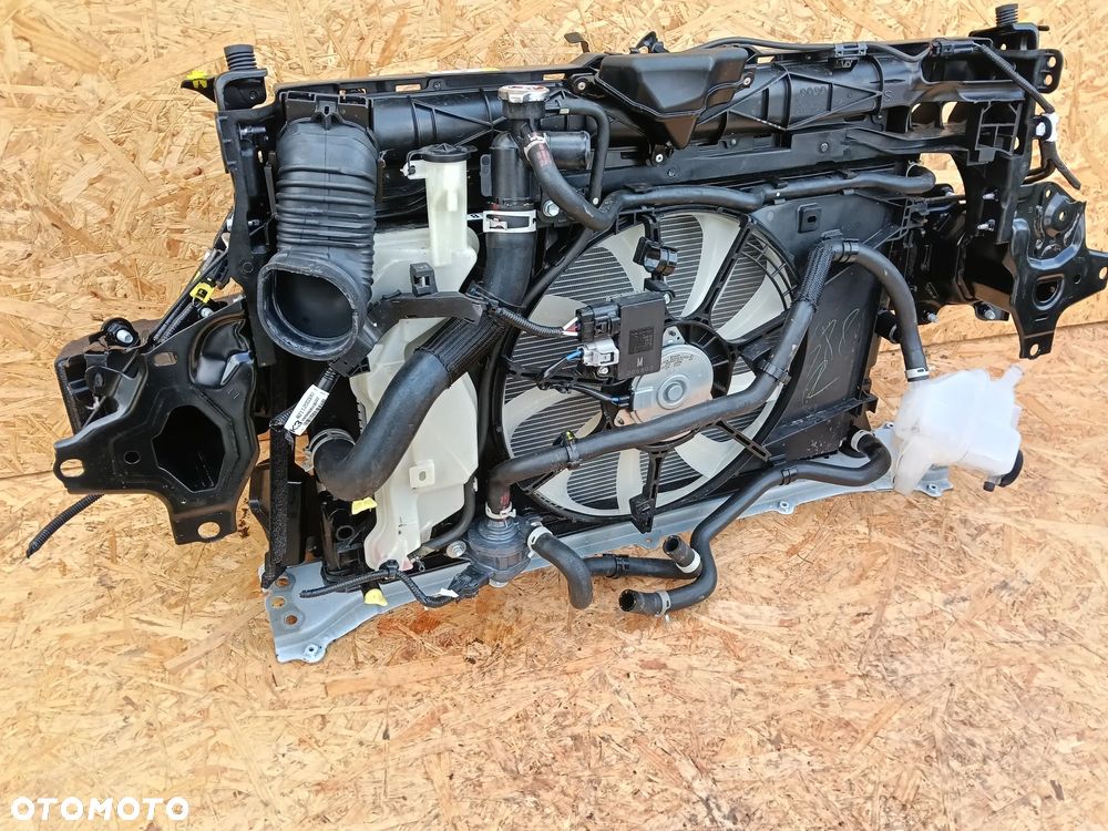 zderzak pas przedni belka błotnik chłodnice lampy Toyota Yaris IV 1.5 Hybrid - 21