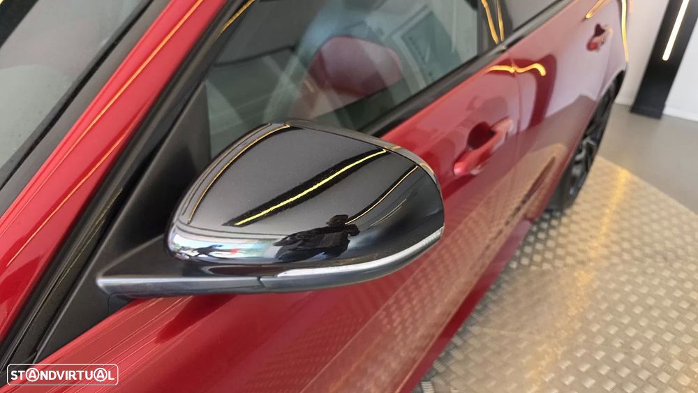 Jaguar XE 2.0 D R-Sport - 29