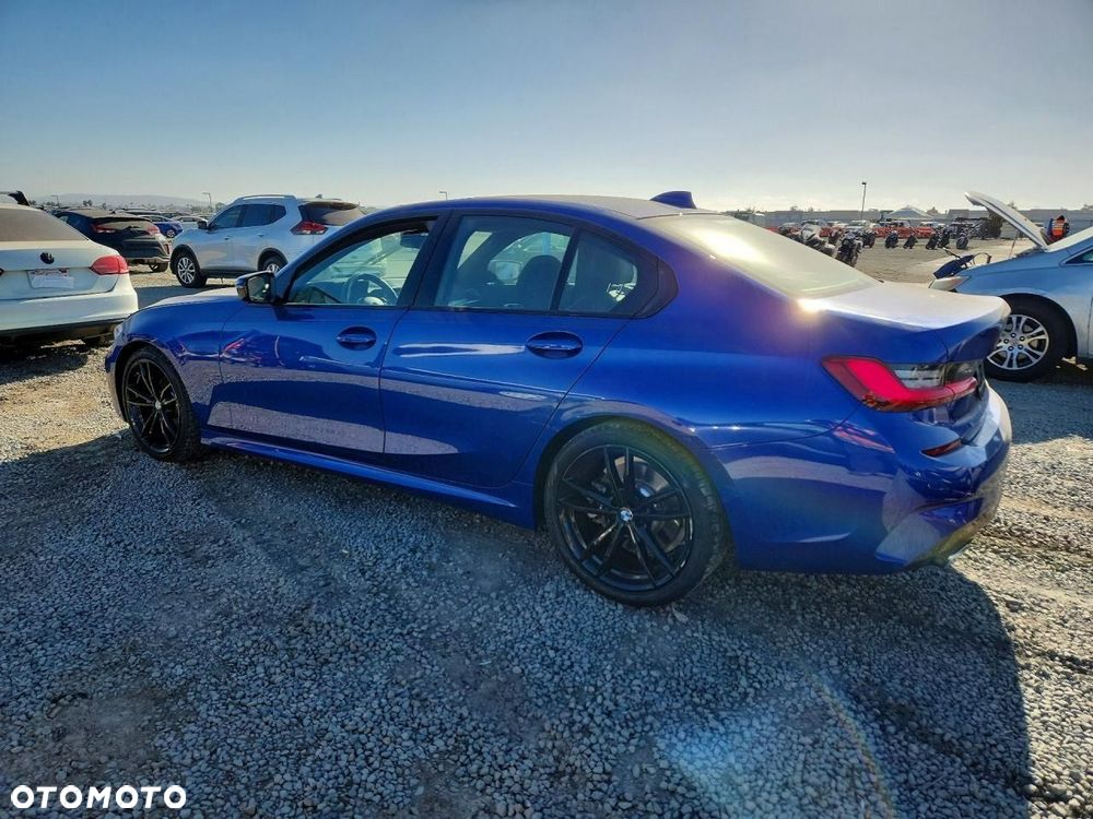 BMW Seria 3 330i M Sport - 5
