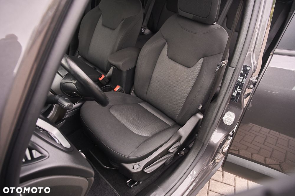 Jeep Renegade 1.3 GSE T4 Turbo Longitude FWD S&S - 29