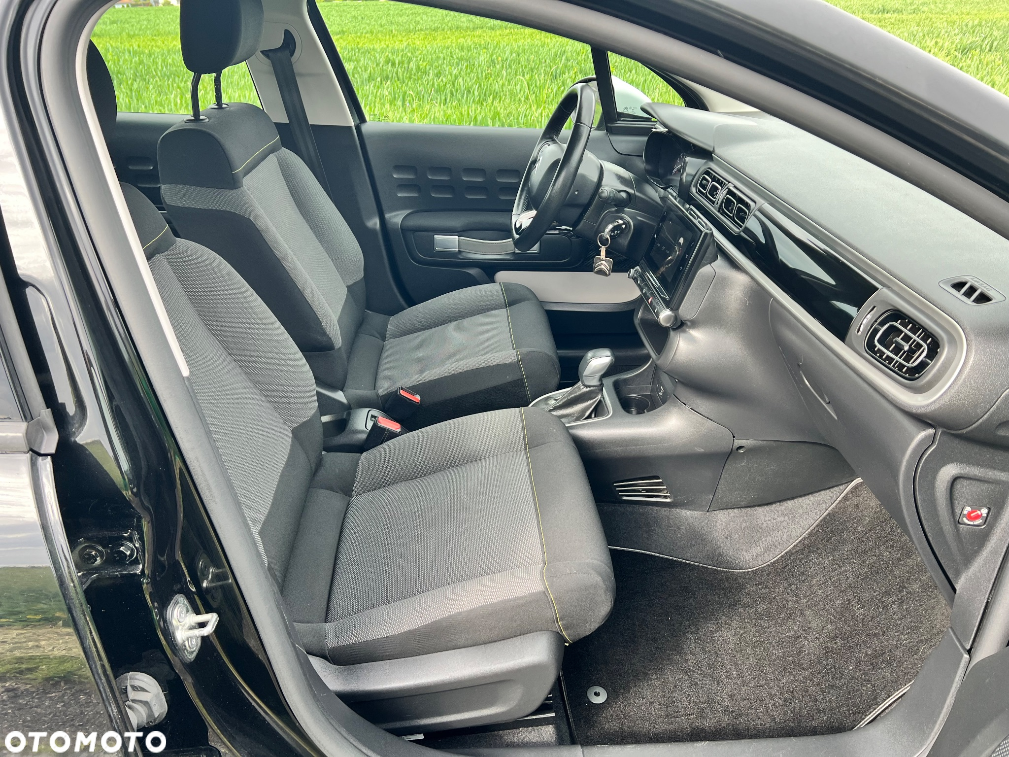 Citroën C3 1.2 PureTech GPF Shine S&S EAT6 - 12