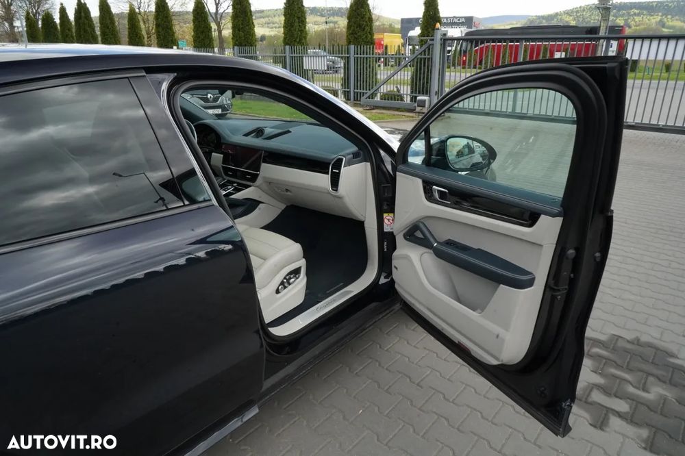 Porsche Cayenne - 31
