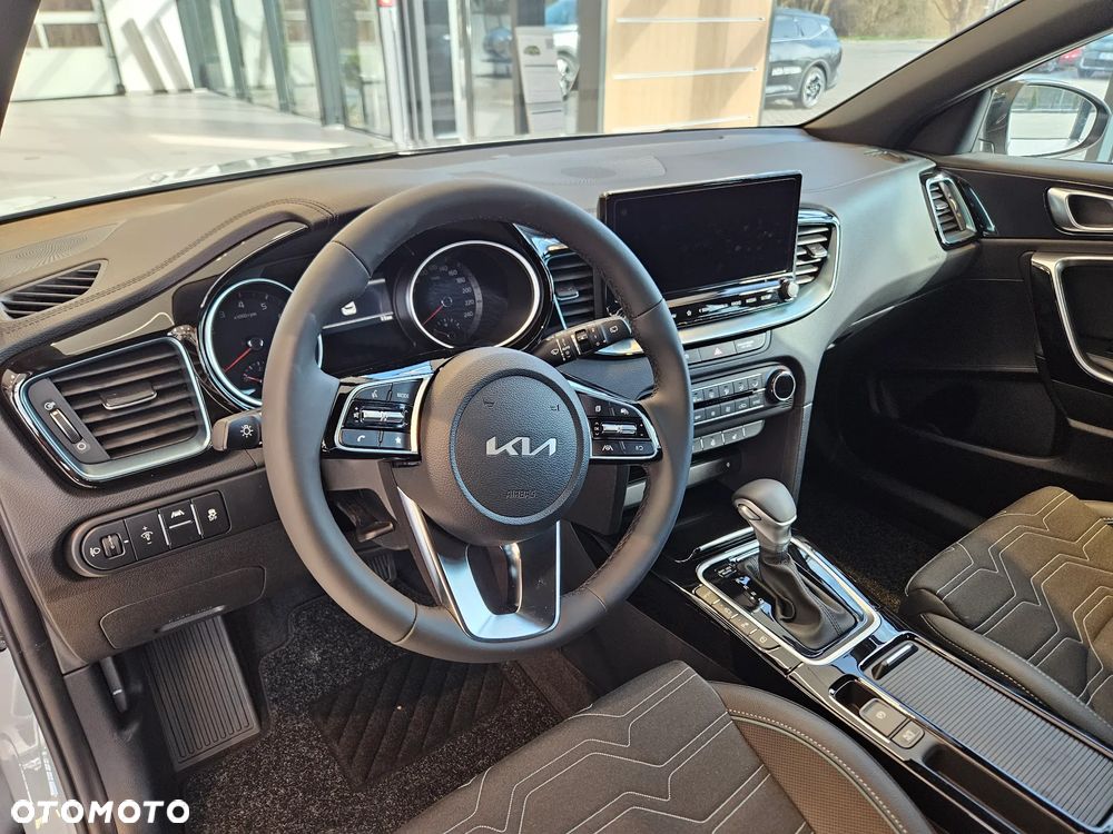 Kia XCeed 1.6 T-GDI Tribute DCT - 13