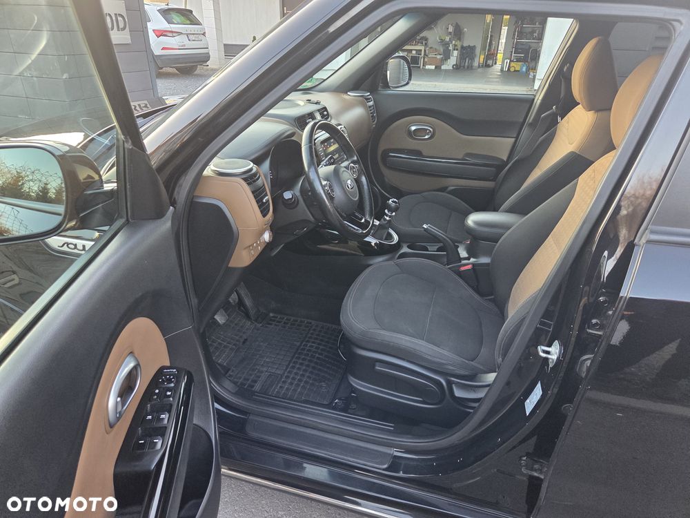 Kia Soul 1.6 GDI Dream Team Edition - 29
