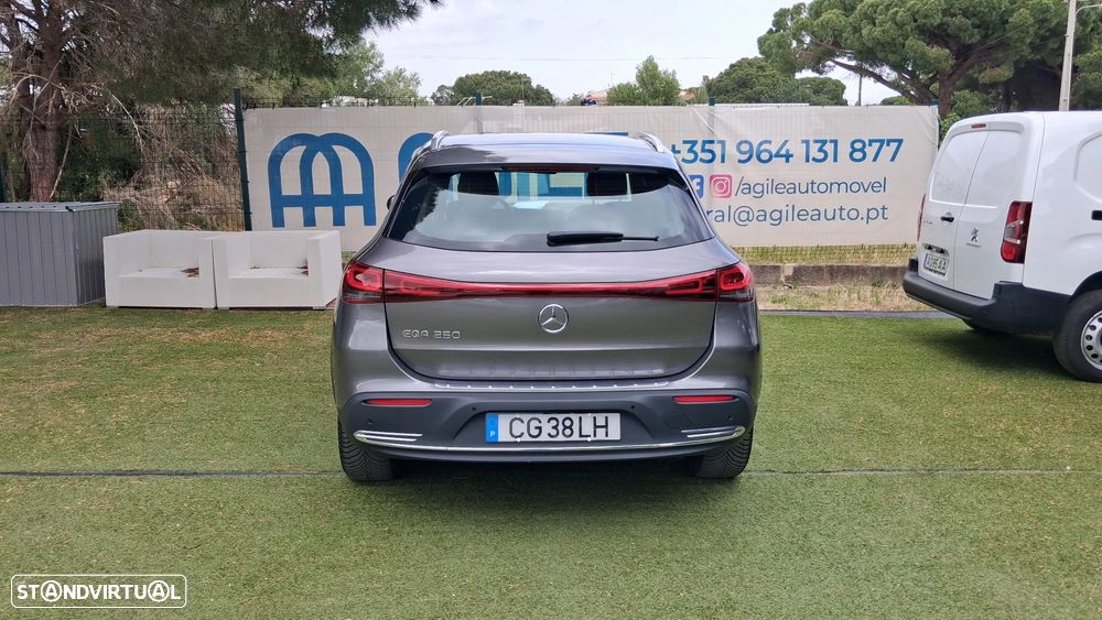 Mercedes-Benz EQA 250 - 12