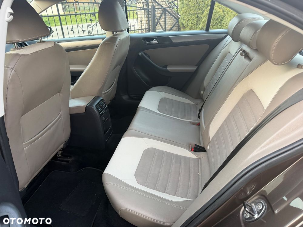 Volkswagen Jetta 1.6 TDI Life - 8