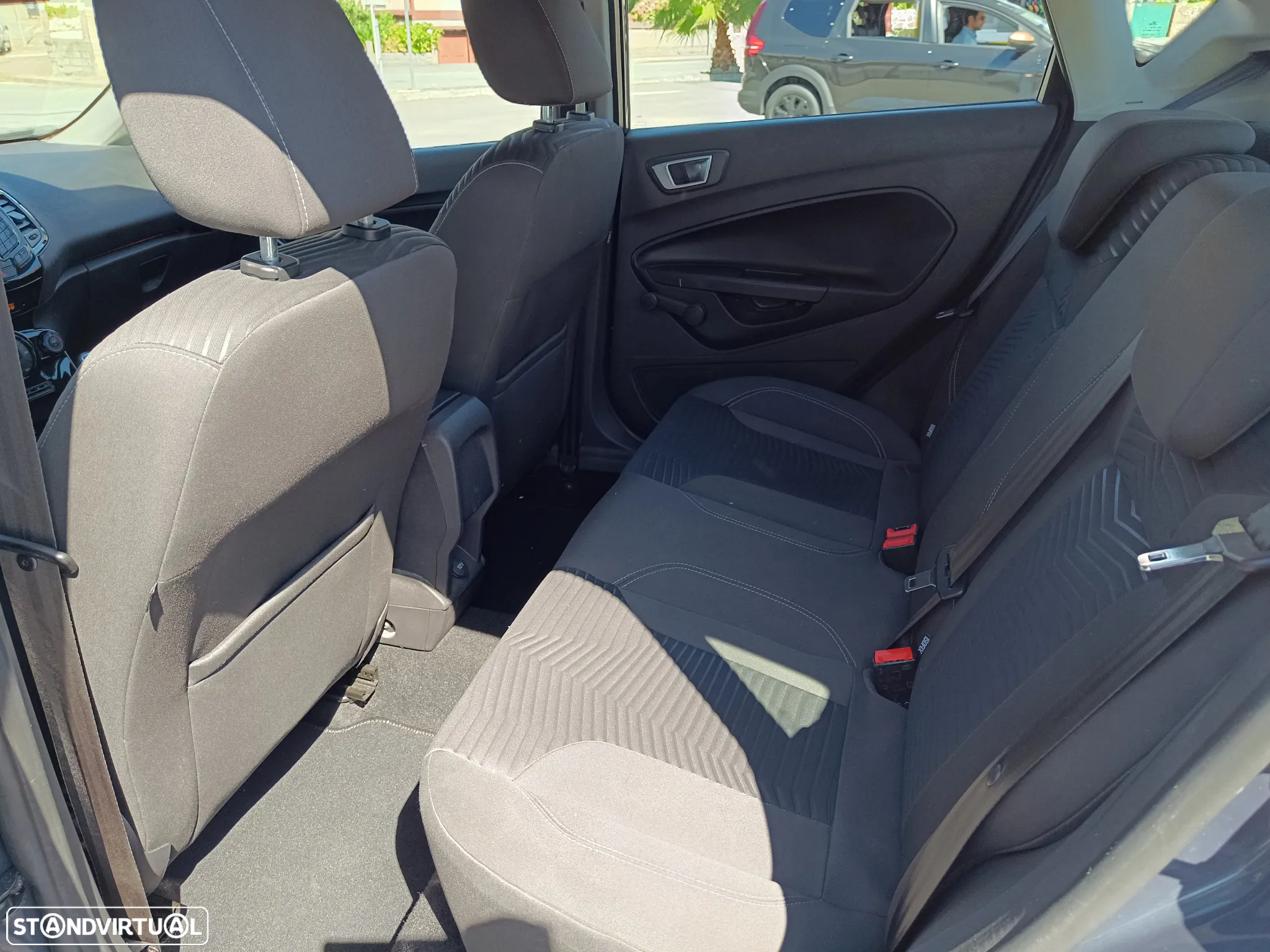 Ford Fiesta 1.0 EcoBoost S&S TREND - 13