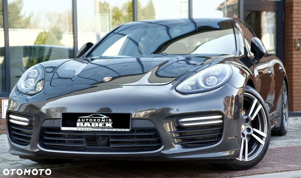 Porsche Panamera GTS PDK - 21