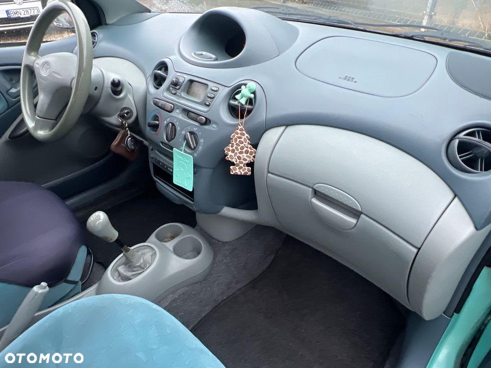 Toyota Yaris - 17
