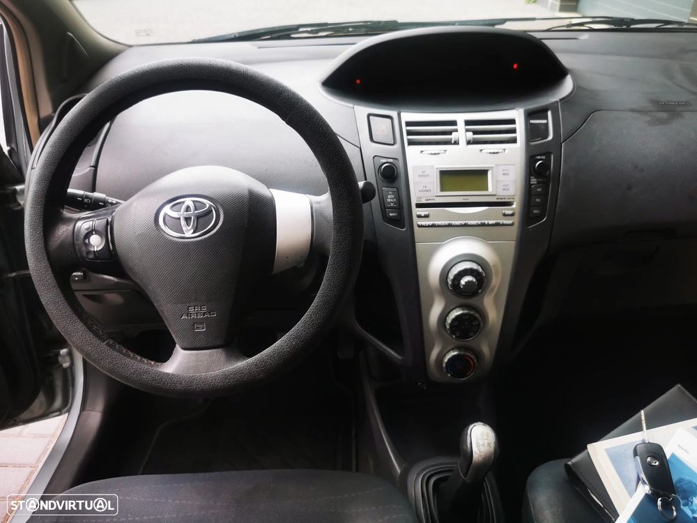 Toyota Yaris 1.0 VVT-i AC - 17
