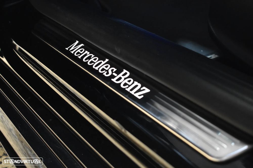 Mercedes-Benz A 250 e 8G-DCT AMG Line - 23