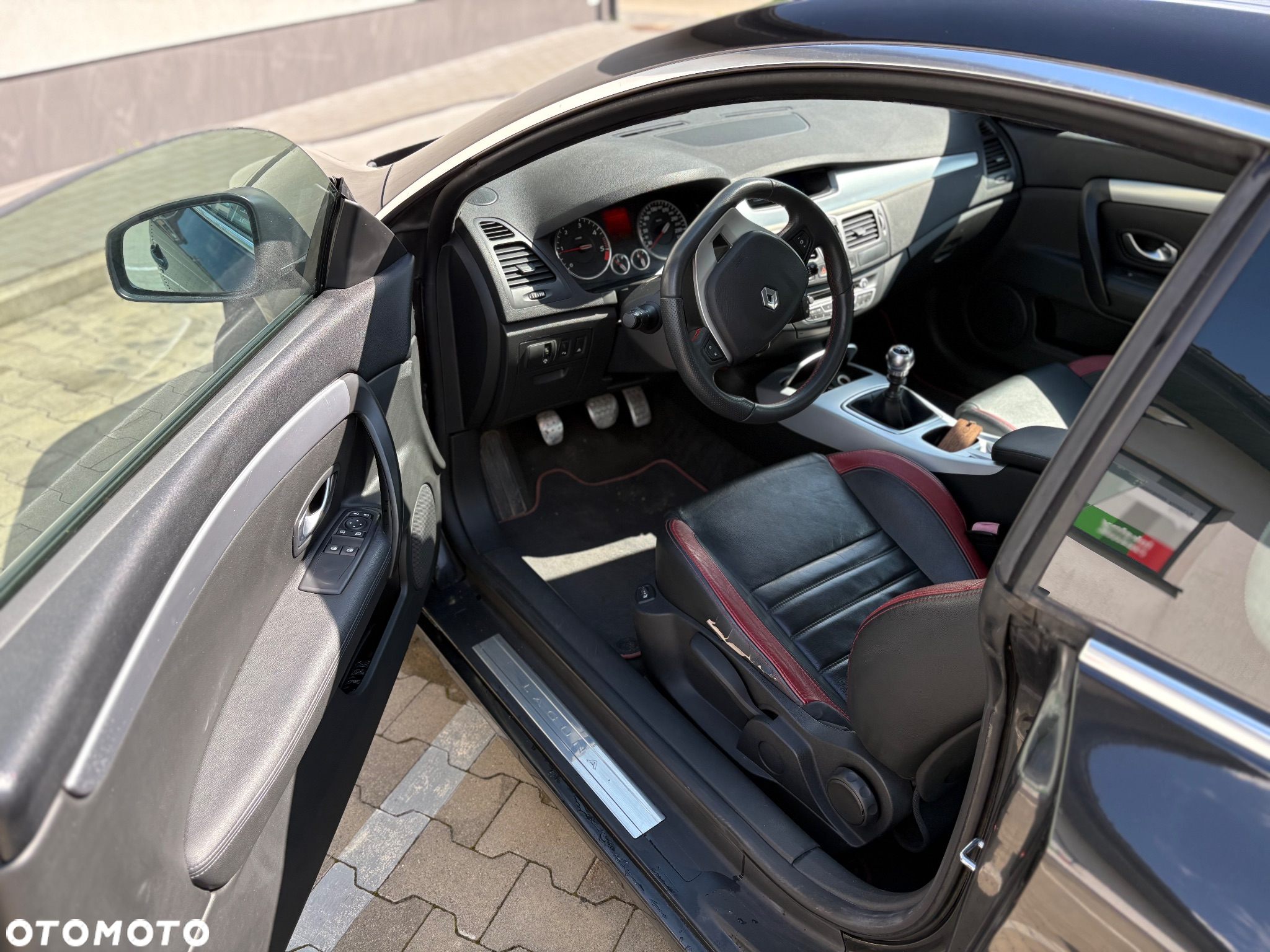 Renault Laguna 2.0 dCi GT Euro5 - 8