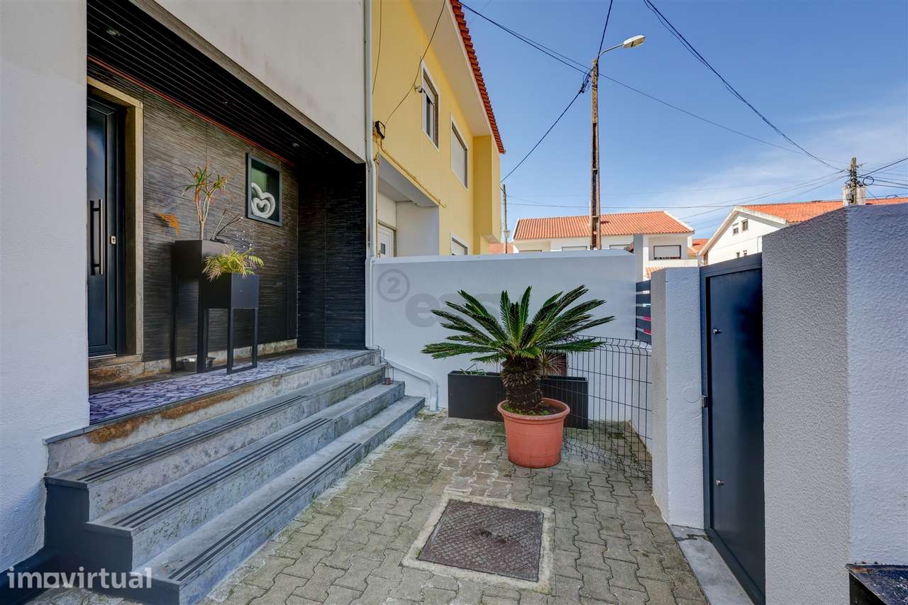 Moradia no Algueirão, remodelada, próxima da estação de comboio - Grande imagem: 3/60
