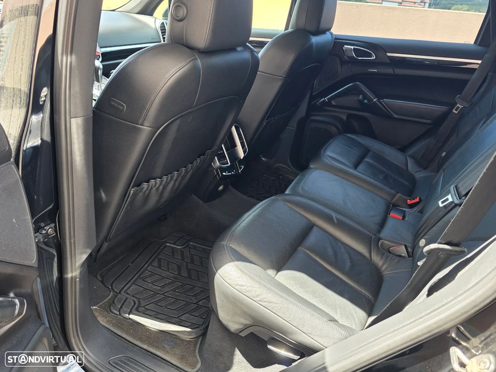 Porsche Cayenne Tiptronic S - 10