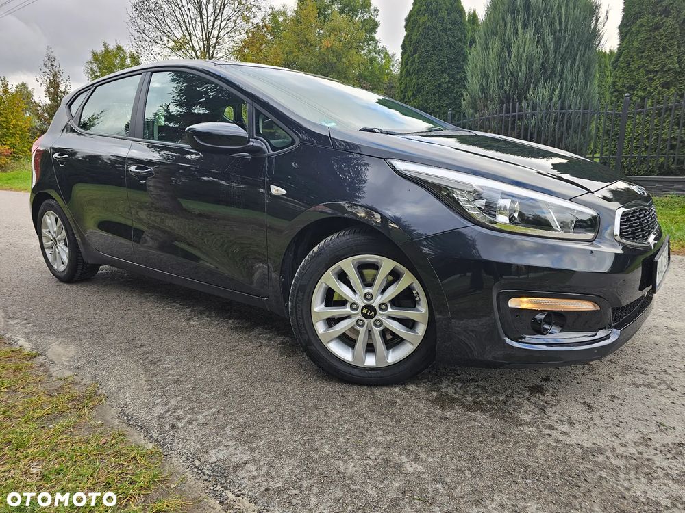 Kia Ceed 1.4 CVVT UEFA EURO 2016 - 21