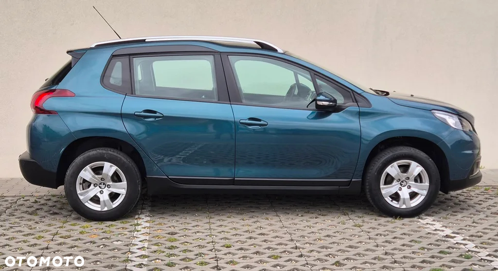 Peugeot 2008 1.2 Pure Tech Style S&S - 31