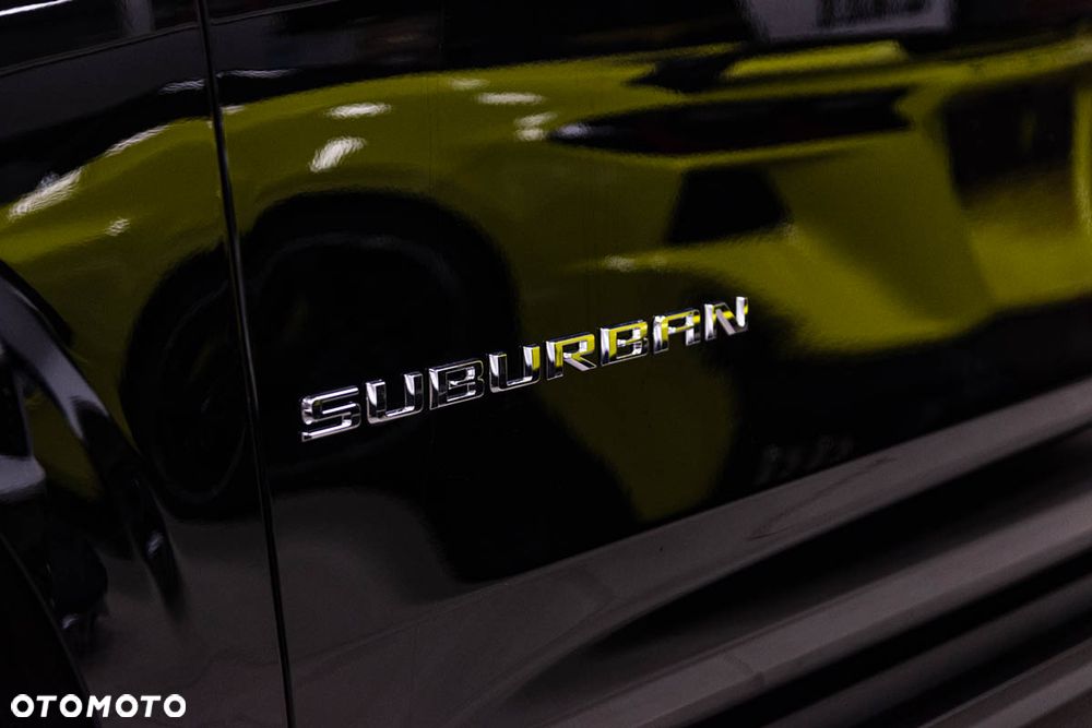 Chevrolet Suburban - 14