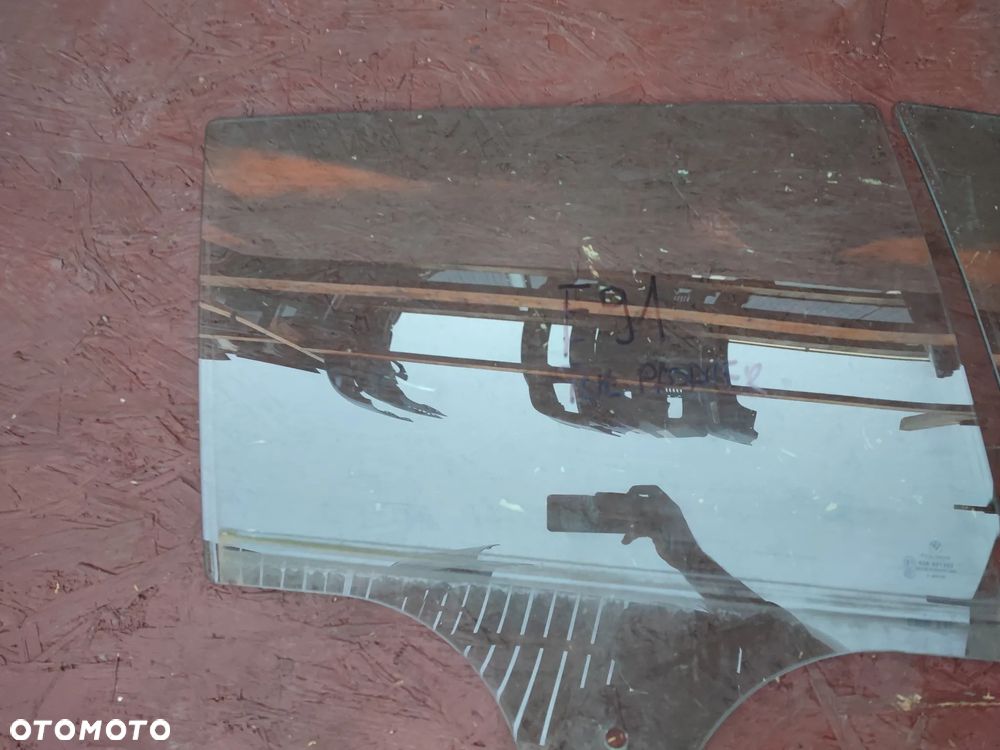 BMW E91 / E90 / E91 CLI / E90 LCI ORYGINALNE SZYBY BOCZNE ( DRZWI ) PEAWE PRZÓD / TYŁ / SZYBA PRZEDNIA PRAWA O NR.  51 33 7 060 264 /  51 34 7 119 978 OEM - 4