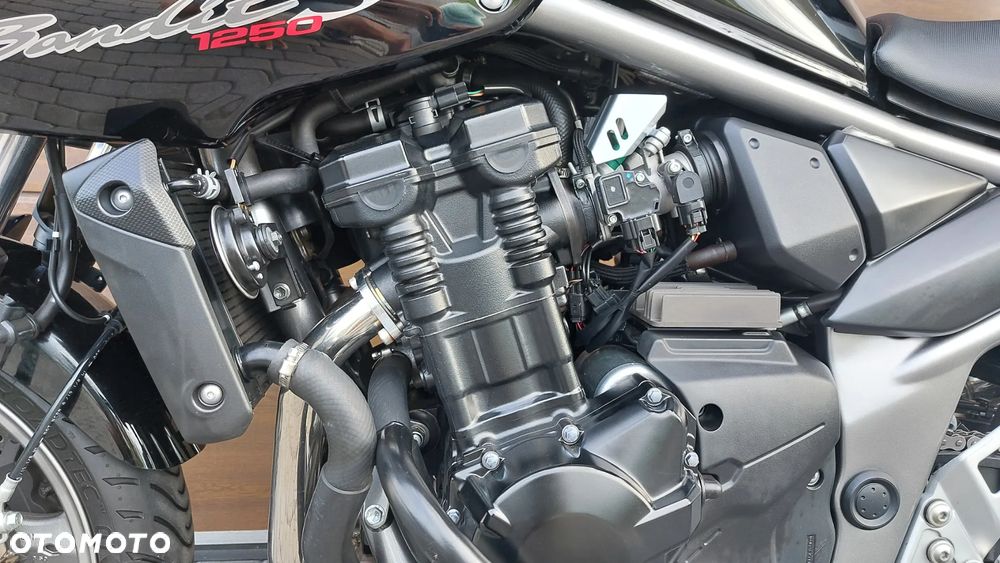 Suzuki Bandit - 6
