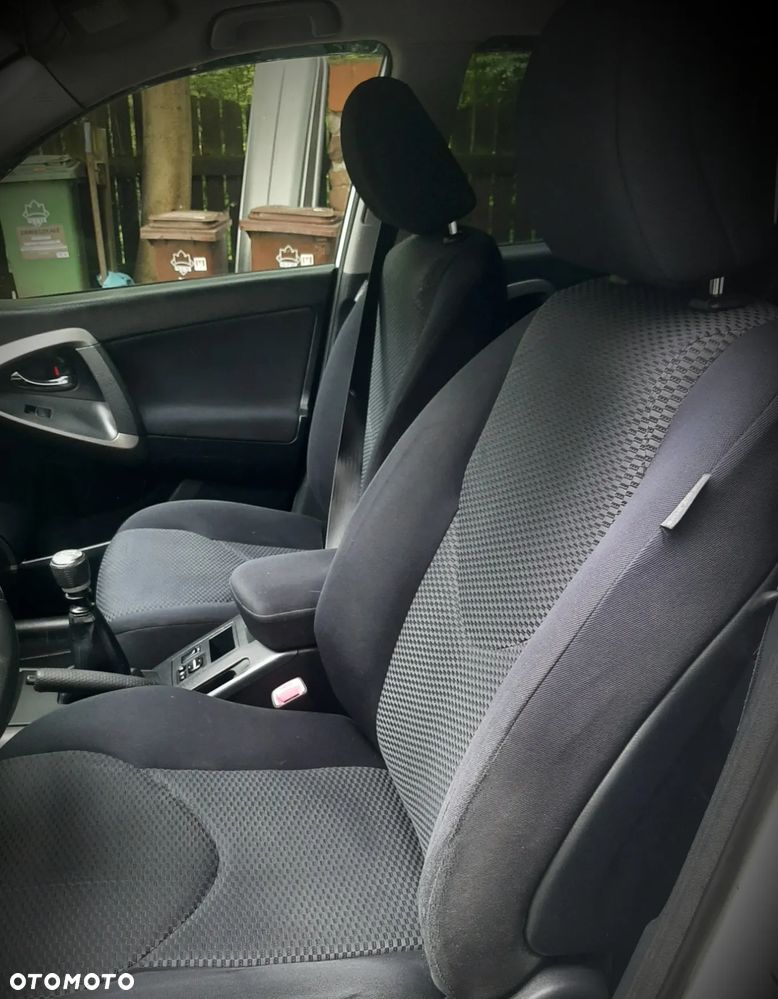 Toyota RAV4 2.2 D-4D 4x4 - 15