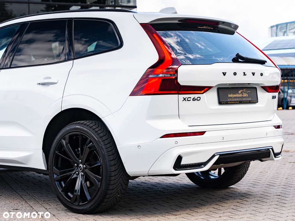 Volvo XC 60 B5 B AWD Plus Dark - 12