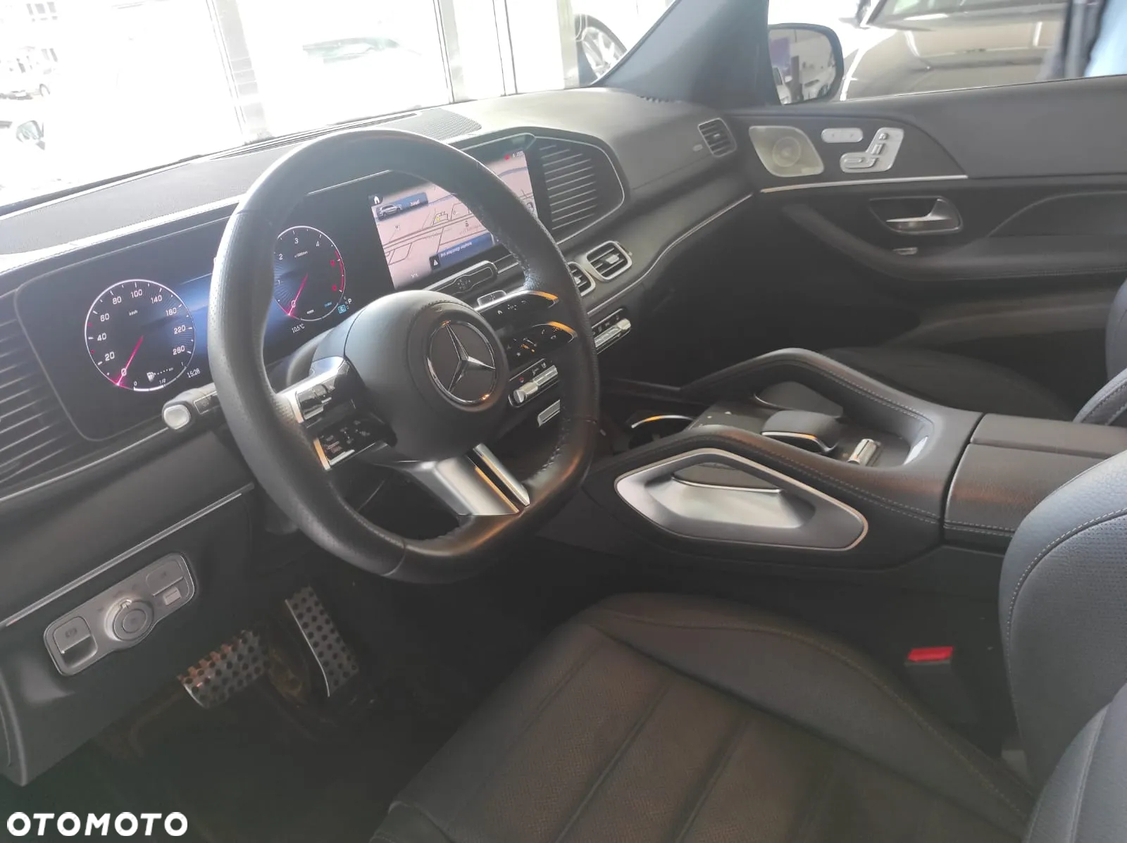 Mercedes-Benz GLS - 11