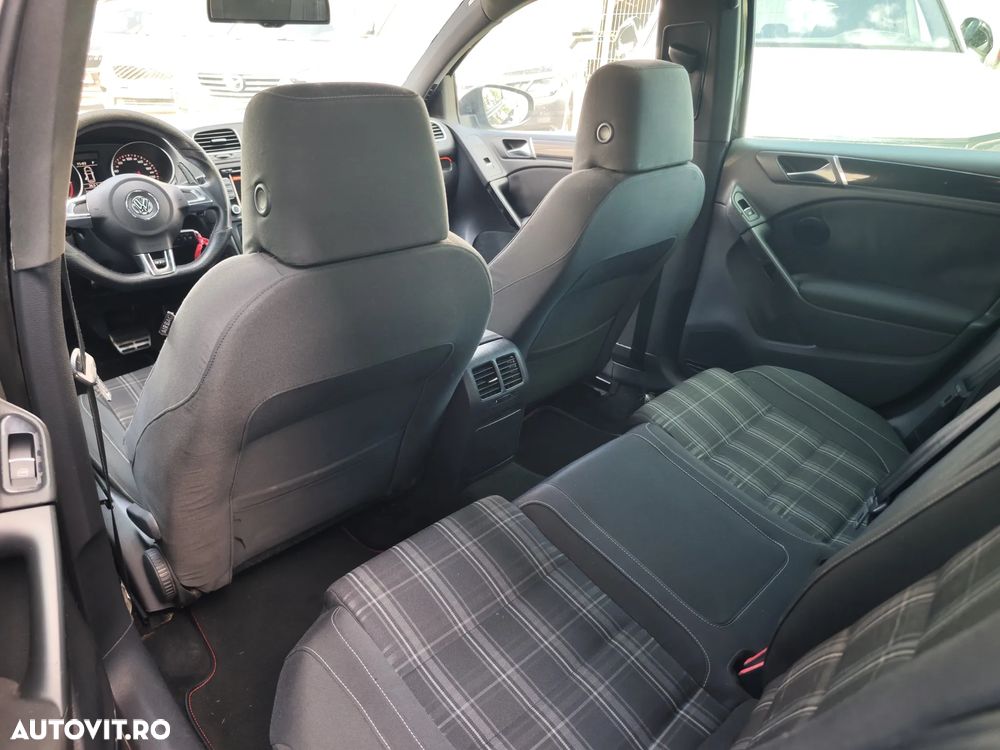 Volkswagen Golf 2.0 TDI DPF DSG GTD - 12