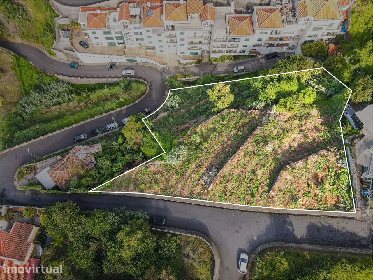 Terreno com Vista Mar no Funchal - 2.050m² - Grande imagem: 2/13