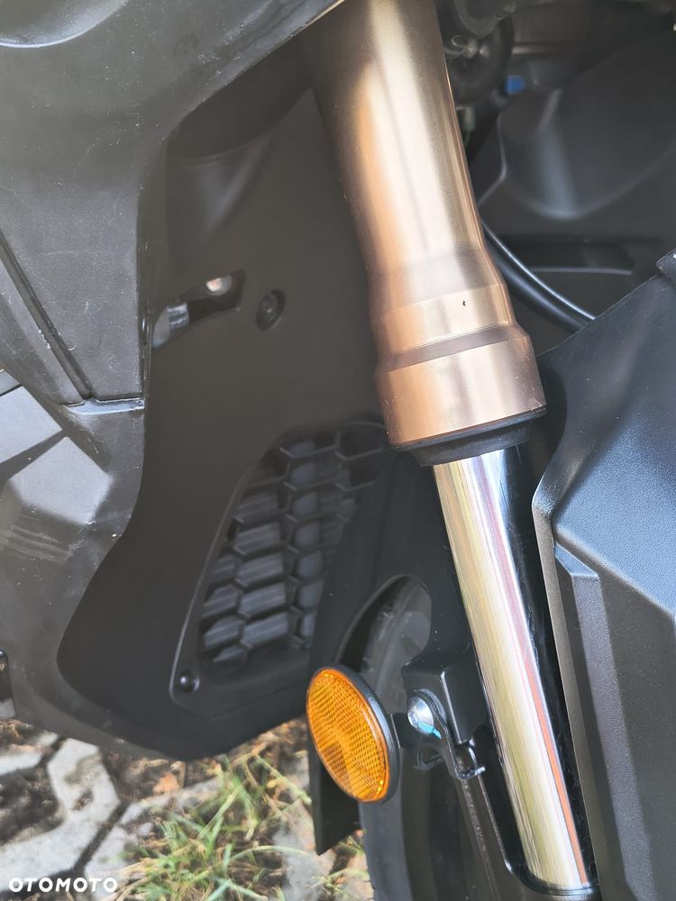 Honda ADV350 - 9