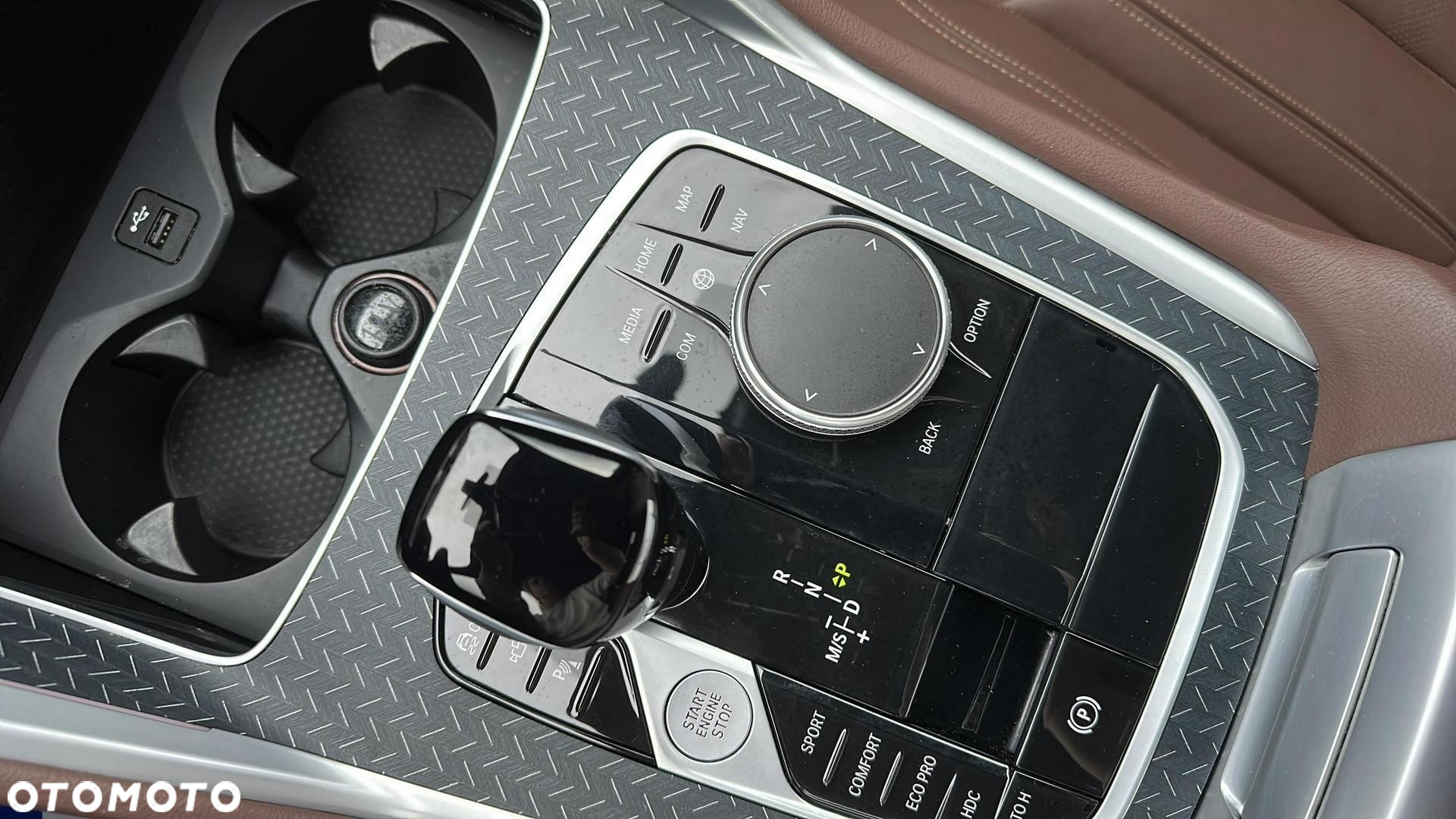 BMW X6 xDrive40i mHEV - 28
