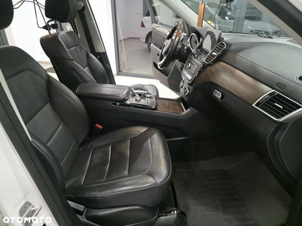 Mercedes-Benz GLE - 22