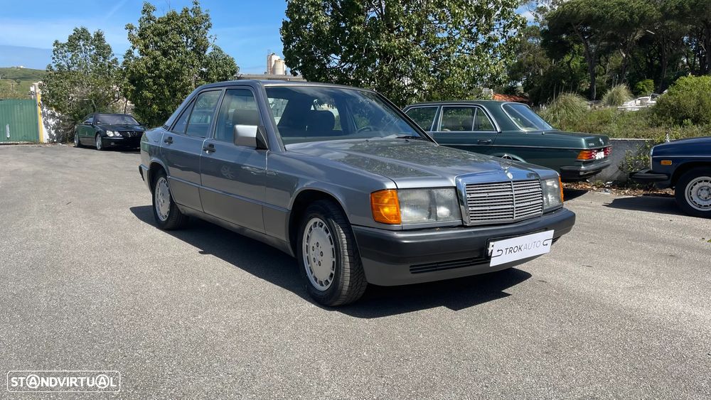Mercedes-Benz 190 E 2.3 - 1
