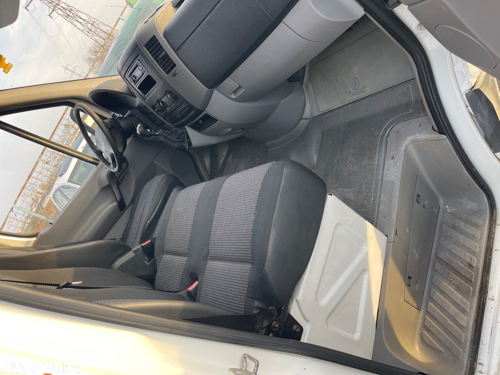 Mercedes-Benz Sprinter - 11