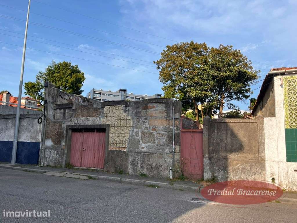 Casa em ruínas em Santa Marinha, em Gaia. - Grande imagem: 5/6