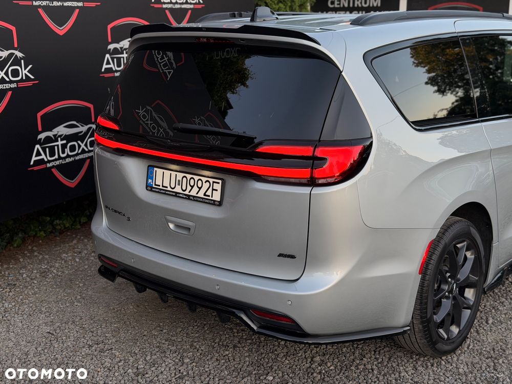 Chrysler Pacifica - 15